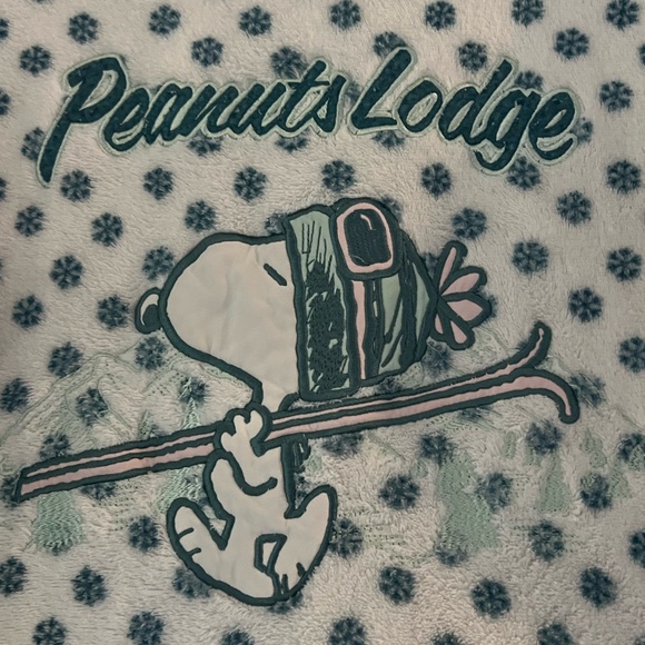 Peanuts Lodge Snoopy Paw Print Sweater - Blue and White - Picture 3 of 5
